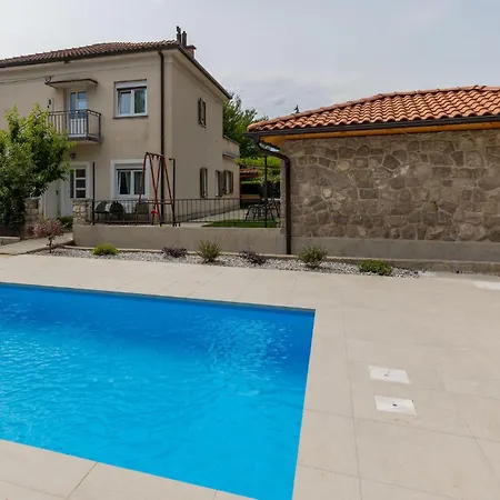 2 Bedroom Awesome In * Tribalj (Primorsko-Goranska)