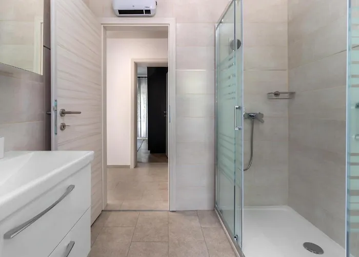 Apartamento 2 Bedroom Awesome In