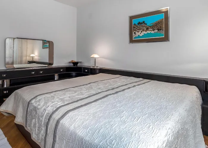 2 Bedroom Awesome In