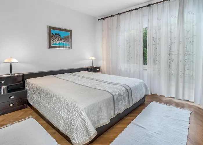 2 Bedroom Awesome In