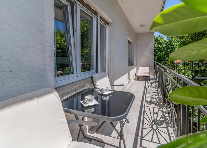 2 Bedroom Awesome In *