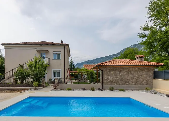 2 Bedroom Awesome In Tribalj (Primorsko-Goranska)