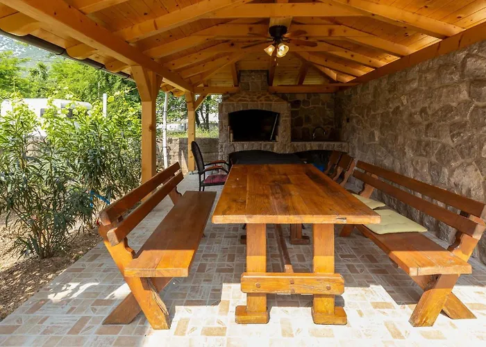 2 Bedroom Awesome In Tribalj (Primorsko-Goranska)