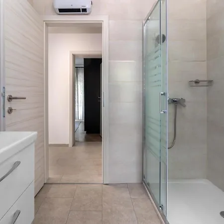 Lägenhet 2 Bedroom Awesome In