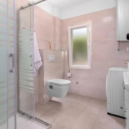 2 Bedroom Awesome In Lägenhet