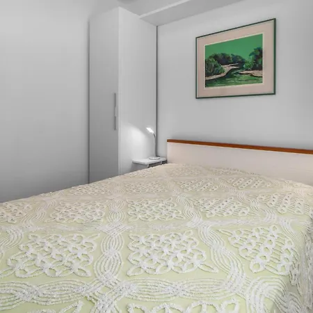 Lägenhet 2 Bedroom Awesome In *