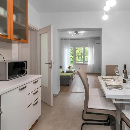 2 Bedroom Awesome In Lägenhet