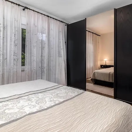 2 Bedroom Awesome In Lägenhet *