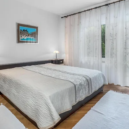 2 Bedroom Awesome In