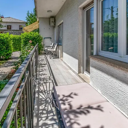 2 Bedroom Awesome In