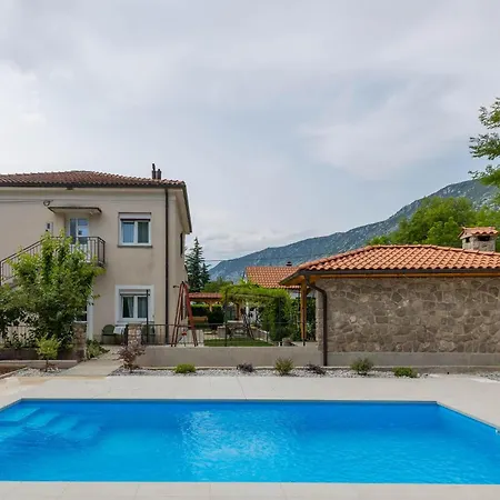 2 Bedroom Awesome In Tribalj (Primorsko-Goranska)