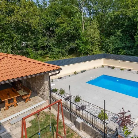 Lägenhet 2 Bedroom Awesome In