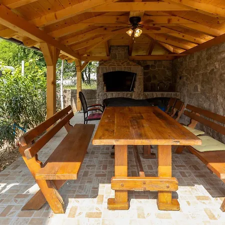 2 Bedroom Awesome In Tribalj (Primorsko-Goranska)