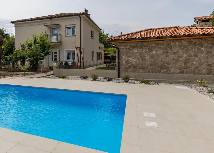 2 Bedroom Awesome In * Tribalj (Primorsko-Goranska)